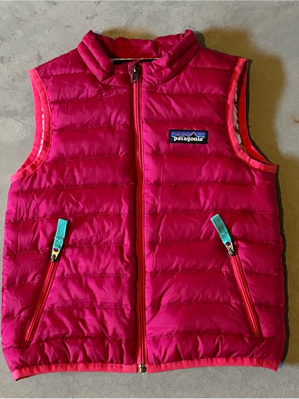 Kids sleeveless puffer vest 2T
